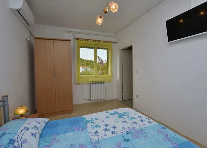 Appartement Dijo I *